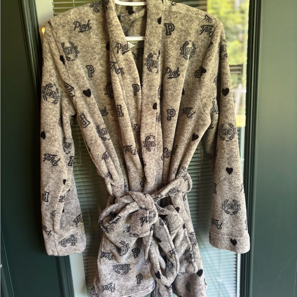 PINK Victoria's Secret Gray Patterned Robe